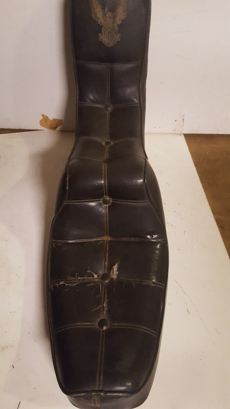 Photo Vintage Harley Seat ,Cash Or ,Android Devices