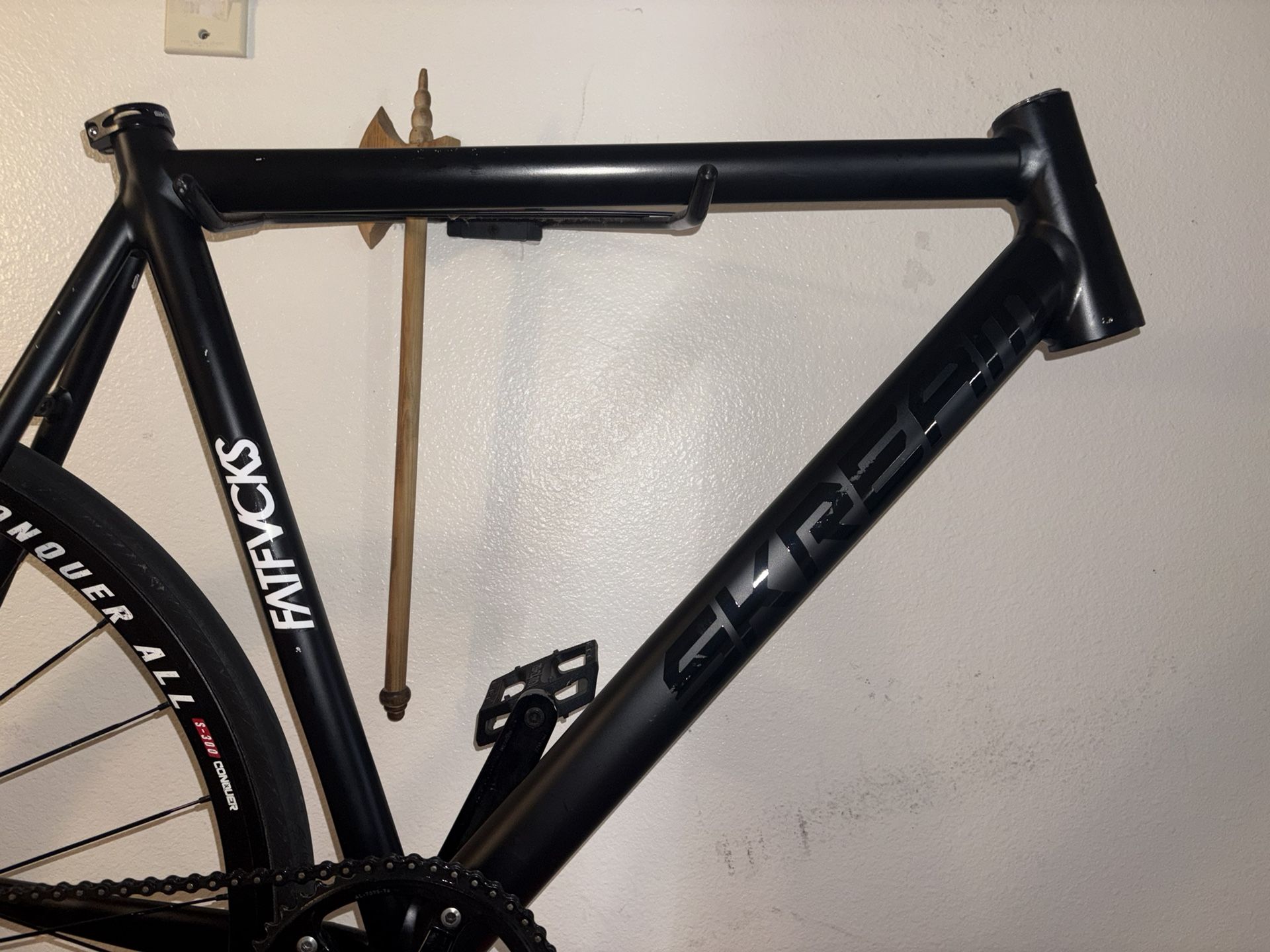 Skream Frame