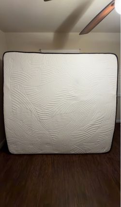 King Size Mattress White Quilted