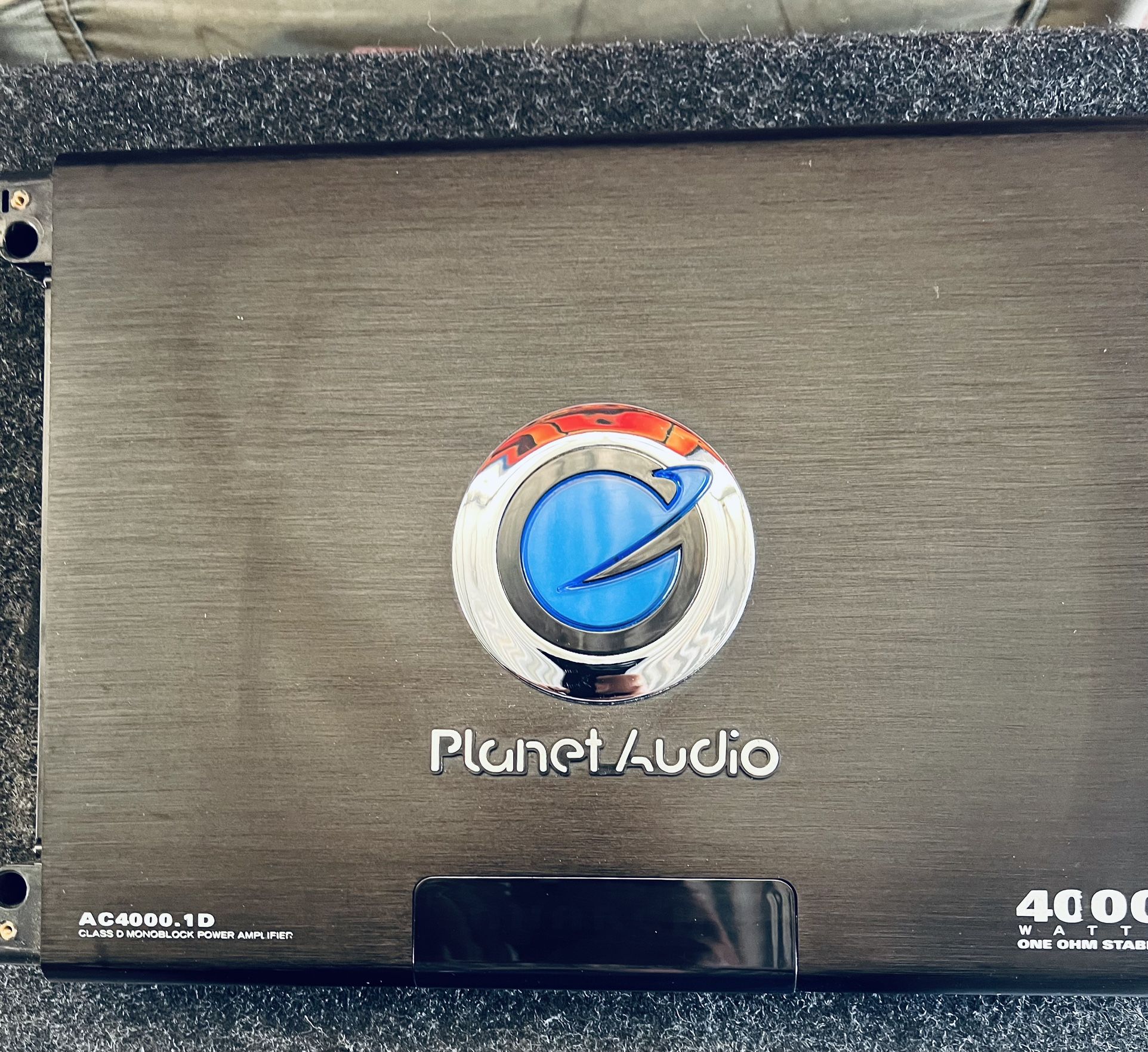 Planet Audio 4000 Watts 1 OHM Stable