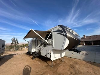 2014 MOUNTAINEER TOYHAULER 2 ROOM ๐๐