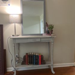 Entrance Table With Mirror 