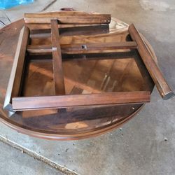 Round Hartford Dining Table Set 