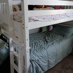 White bunk bed With Mattresses 