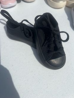 Girls black converse size 3