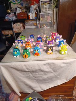 Vtg. 1980 McDonald Hard Plastic Electric Furbies