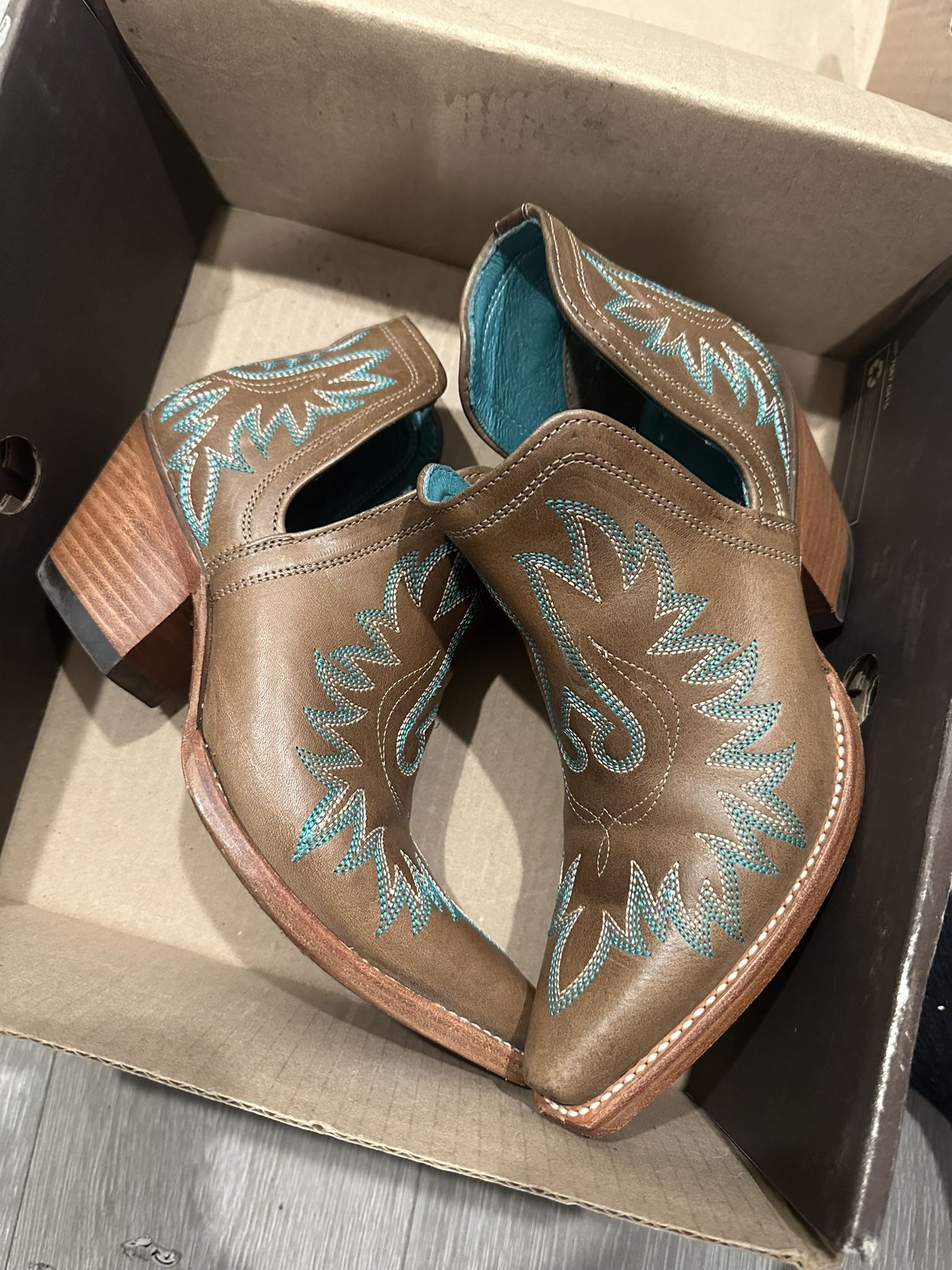Ariat Boots Size 7.5