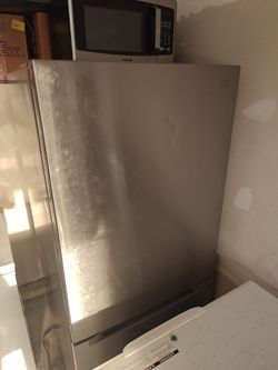 Used Vissani fridge
