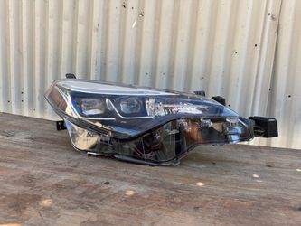 Toyota Corolla XSE SE ( 2017 2018 2019 ) dual beam headlight headlamp right passenger side RH USED