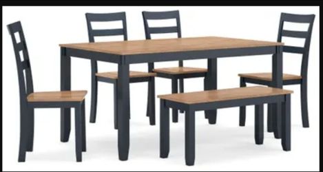 Ashley Dinning Set