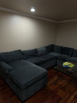 U Shaped Couch With Chaise