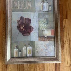 Bathroom Vanity Wall Decor Photo 