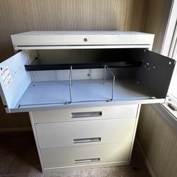 4 Drawer Filing Cabinet 