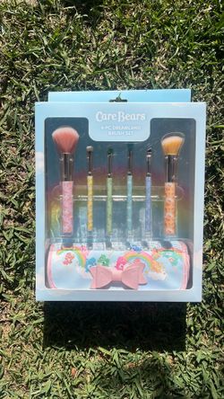 Care Bears 6 pc Dreamland brush set & makeup bag