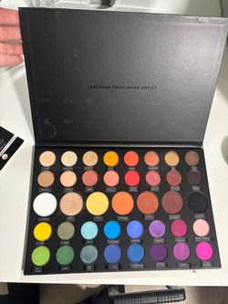 Makeup palettes