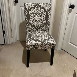 Pretty Chair 