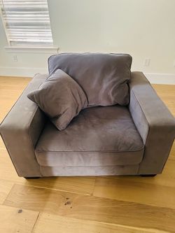 Grey Love Seat - *Moving Sale*