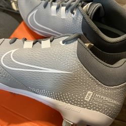 Women's Softball Cleats Size 11