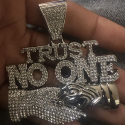 Trust No One Pendants Charm 