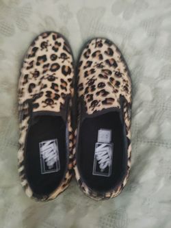 VANS brand new women's 8.5 CHEETAH 🩷