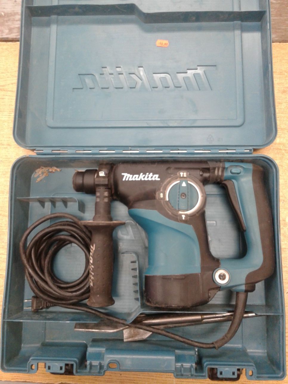 Makita HR2811F 1-1/8" SDS-Plus Corded Rotary Hammer Drill