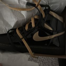 Jordan 1 Metallic Gold