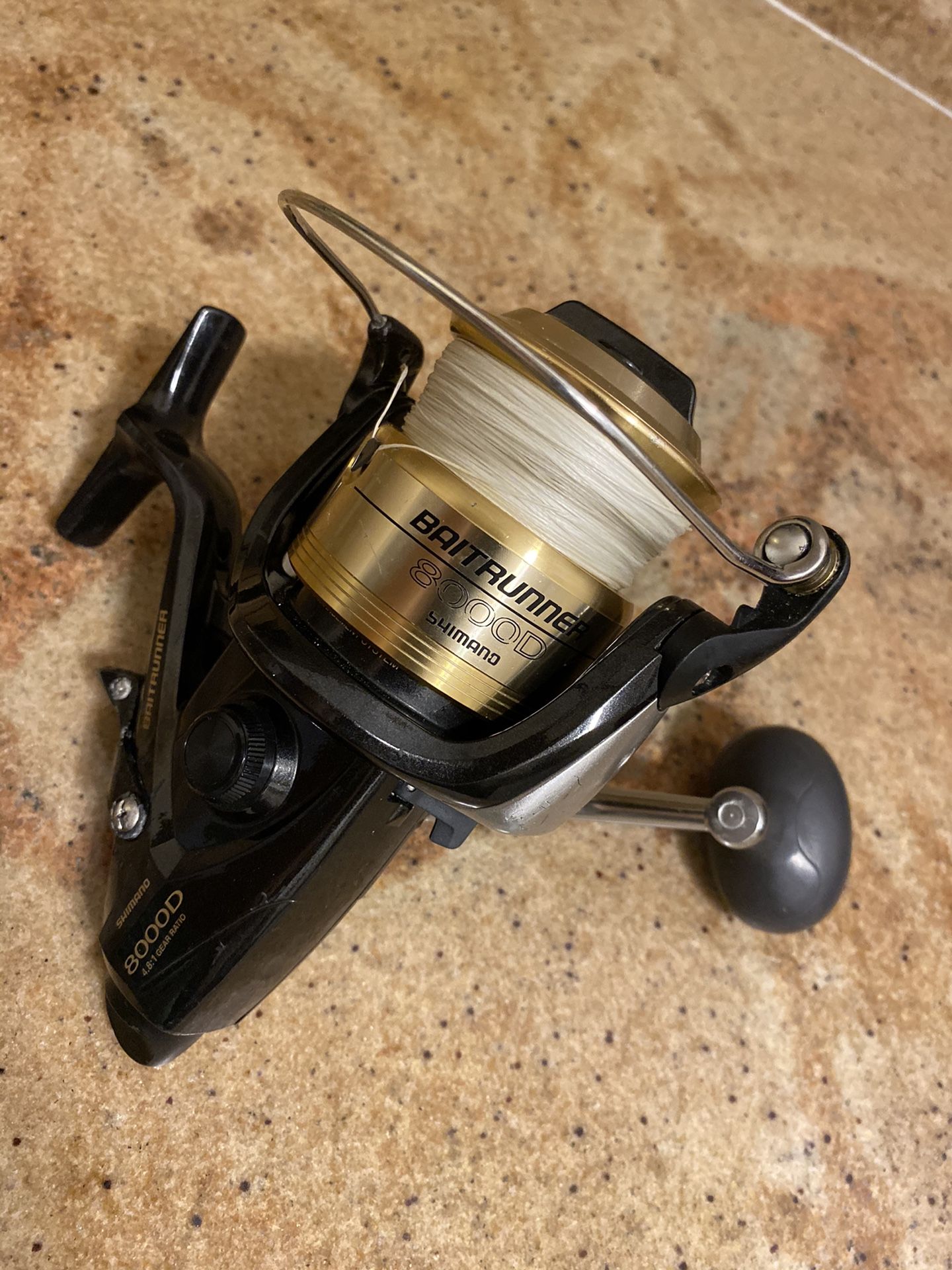 Shimano Baitrunner 8000D spinning reel