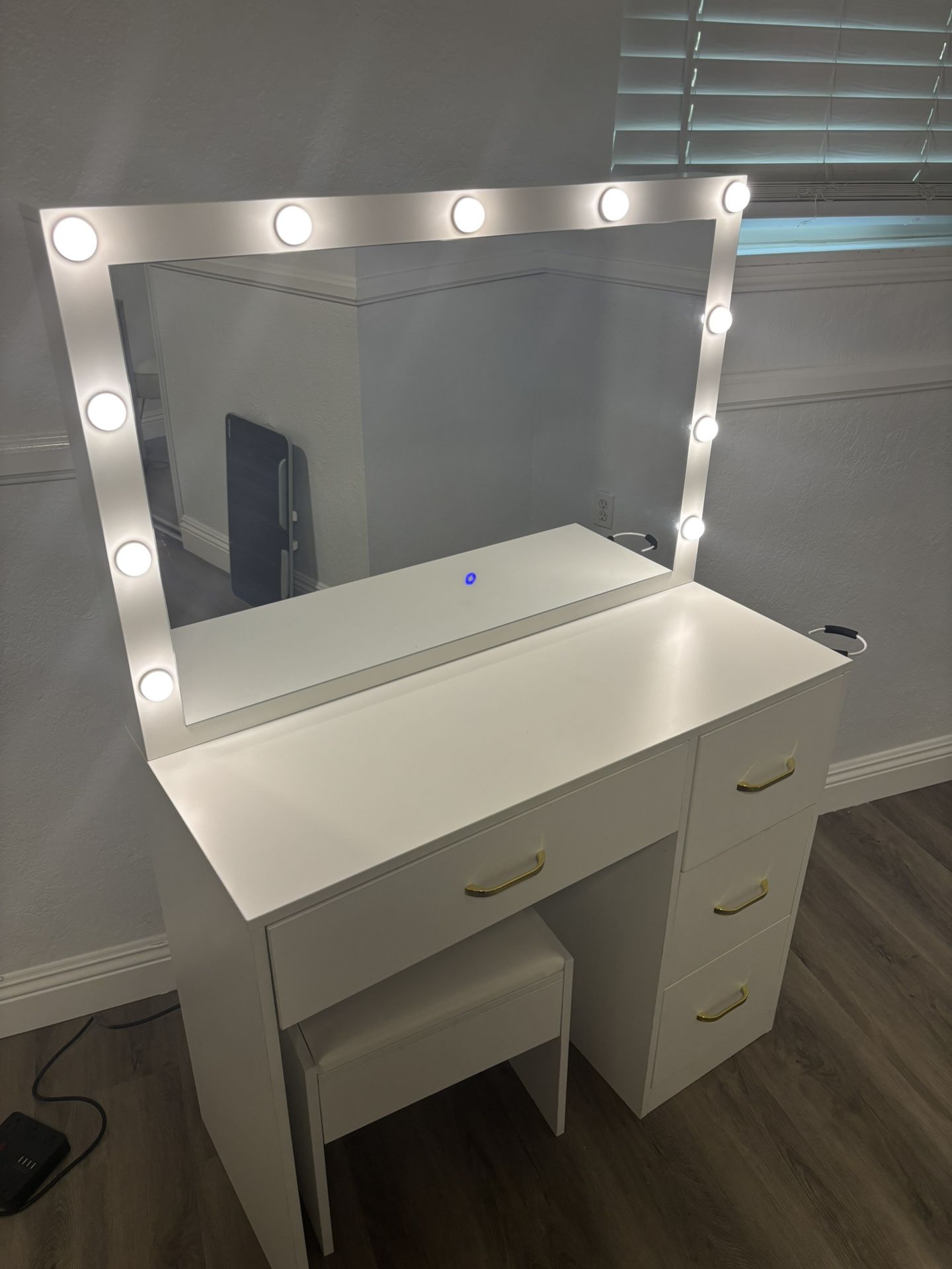 White Vanity Set with Light up Mirror and Stool