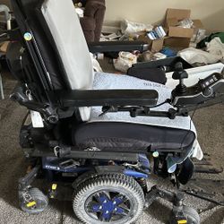 Fully Functioning Electric Wheelchair