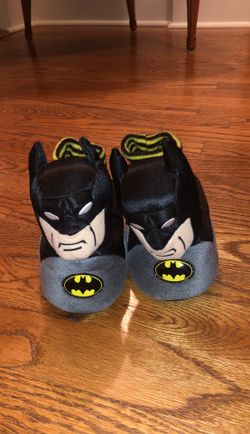 Batman boy kid slippers size 7-8 worn once