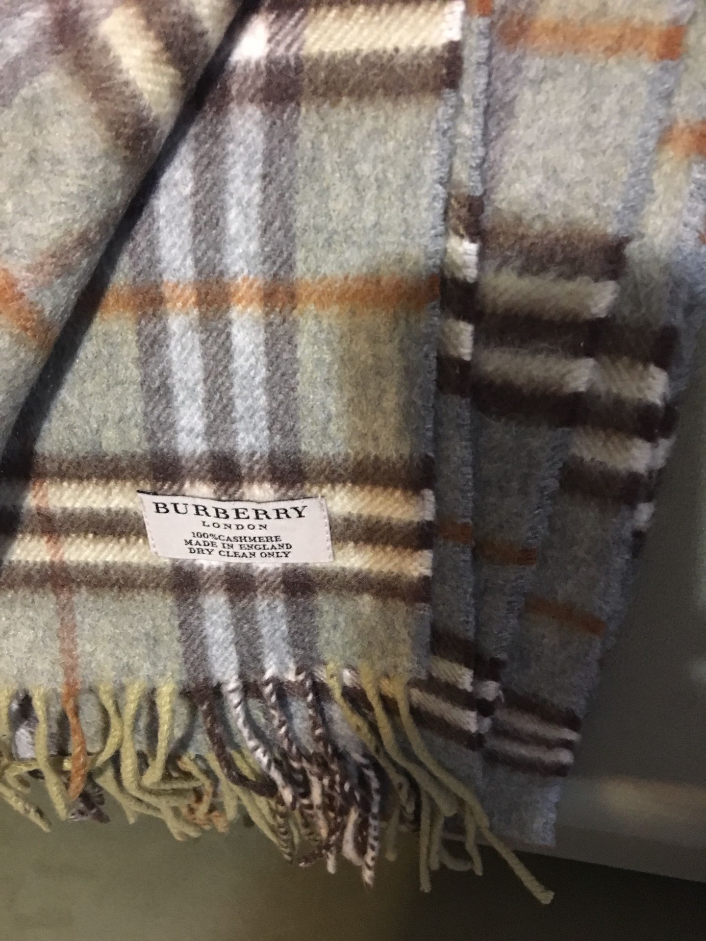 Gently used Burberry men’s scarf