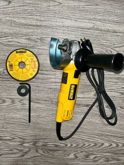 DEWALT DWE4011 4-1/2-Inch Angle Grinder
