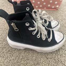Girls Converse 