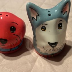 Dog salt and Pepper shakers