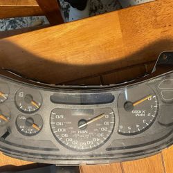 2005 Chevy Tahoe Cluster