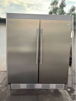 Frigidaire professional freezer and Fridge Perfect in good condition delivered to the garage