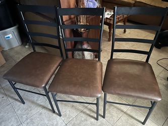 3 dining  chairs in ok condition