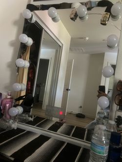 Vanity mirror