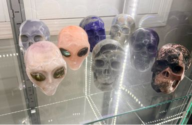 Alien , skull crystal heads