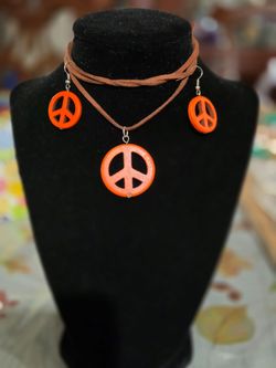 Set of necklace and earrings love and peace.