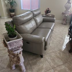 Electric Love Seat Comes With Middle And End Table