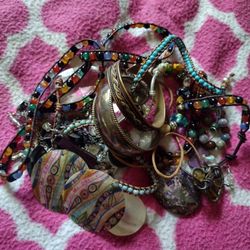 Miscellaneous Jewelry Bundle
