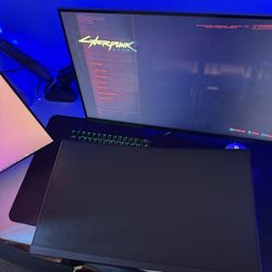 Spectre 24.5 curved 1080p 240hz (with monitor arm and hdmi cord)