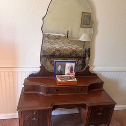 Antique Bedroom Furniture Set