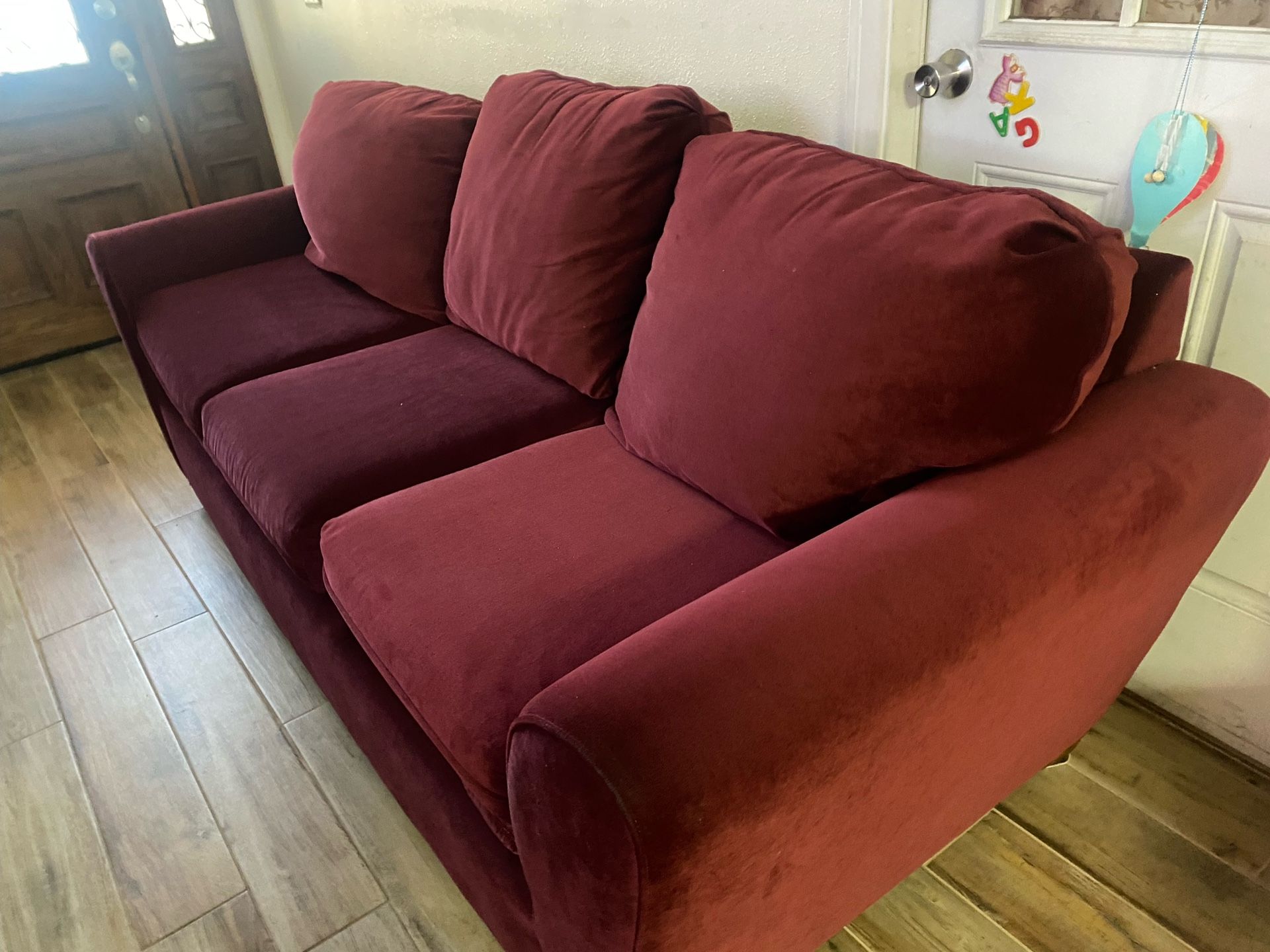 FREE Sofa & Recliner Chair / GRATIS Sofa Y Silla Reclinable.