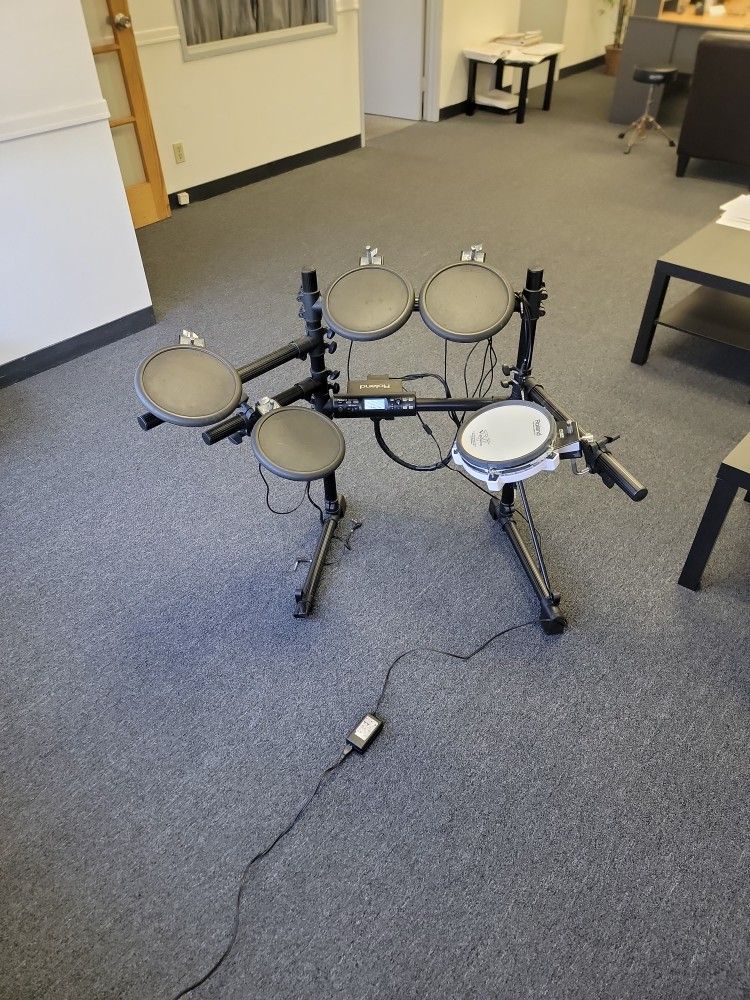 Roland TD-4 Electric Drum Set