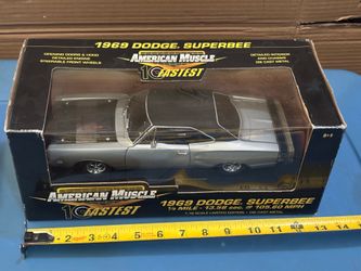 American Muscle 1969 Dodge Superbee 1:18 Scale Diecast New Silver 10 Fastest