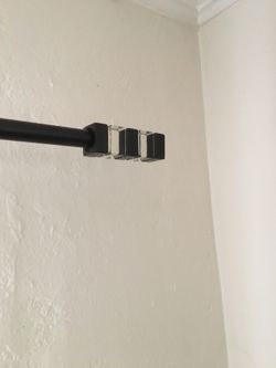 Modern single curtain rod