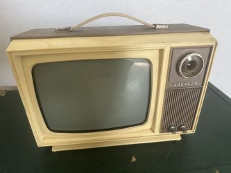Vintage Emerson Portable CRT TV Retro Analog Working 70s Style Read description