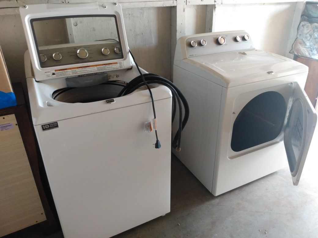 Maytag Bravo Series washer dryer set